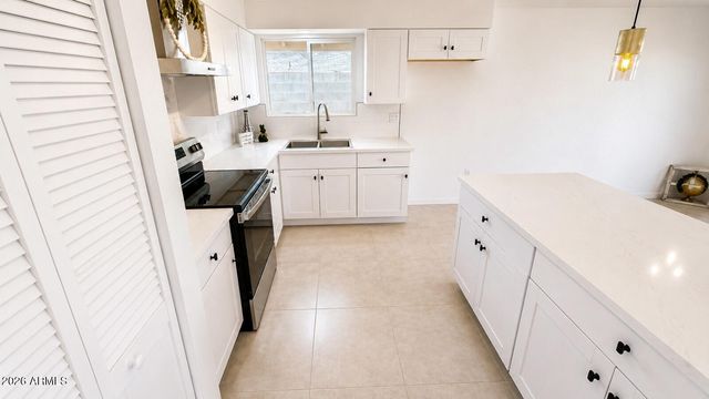 6736 W VERNON Avenue, Phoenix, AZ 85035