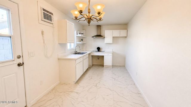 6736 W VERNON Avenue, Phoenix, AZ 85035