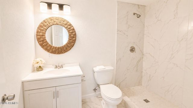 6736 W VERNON Avenue, Phoenix, AZ 85035