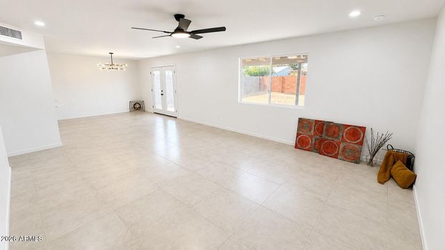 6736 W VERNON Avenue, Phoenix, AZ 85035
