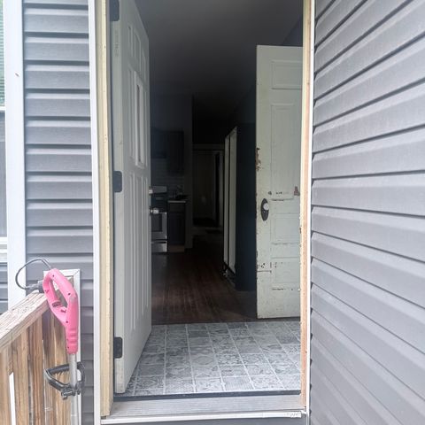 6833 S May Street 1, Chicago, IL 60621