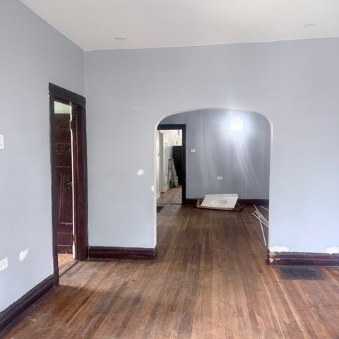 6833 S May Street 1, Chicago, IL 60621