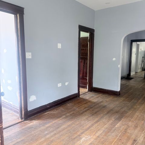 6833 S May Street 1, Chicago, IL 60621