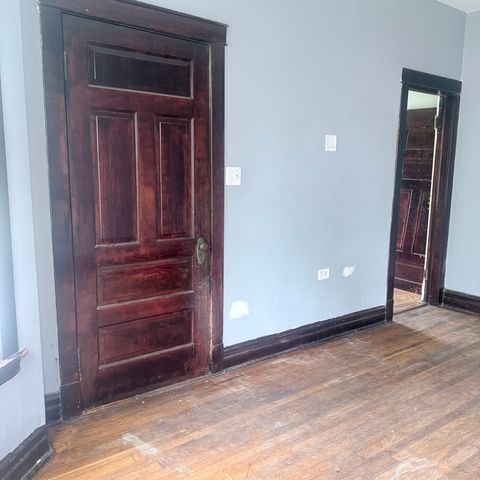 6833 S May Street 1, Chicago, IL 60621