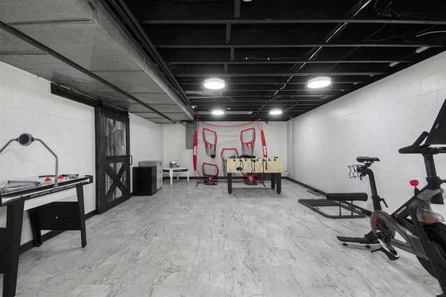 4085 Quainton Road, Norton Shores, MI 49441