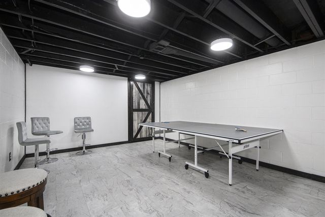 4085 Quainton Road, Norton Shores, MI 49441