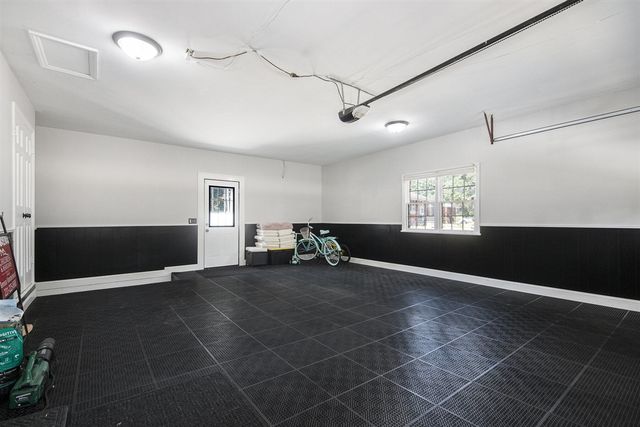 4085 Quainton Road, Norton Shores, MI 49441