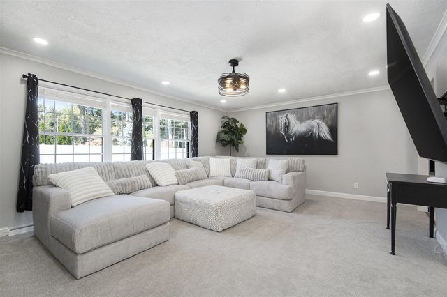 4085 Quainton Road, Norton Shores, MI 49441