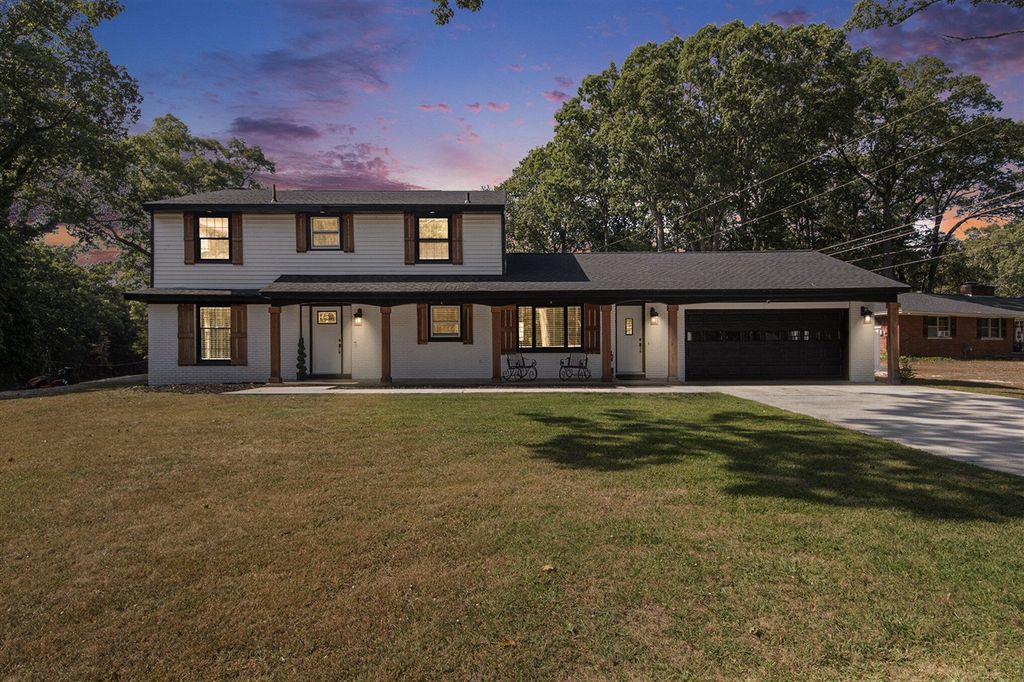 4085 Quainton Road, Norton Shores, MI 49441