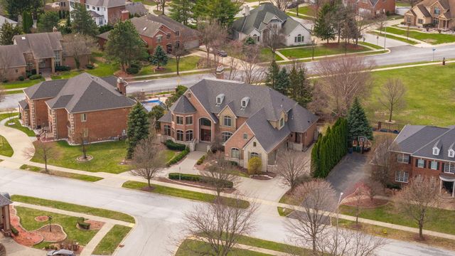 10224 Cherrywood Lane, Munster, IN 46321