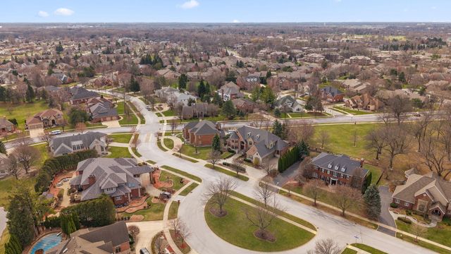 10224 Cherrywood Lane, Munster, IN 46321