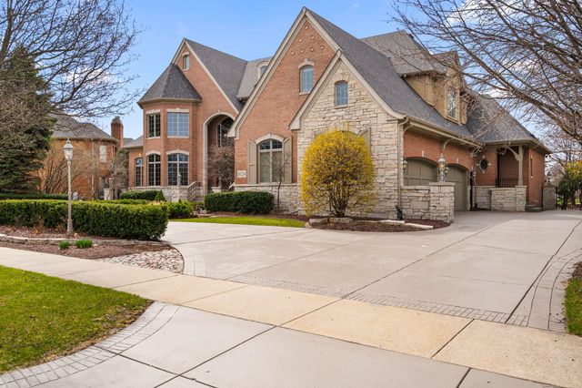 10224 Cherrywood Lane, Munster, IN 46321