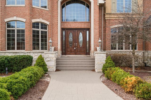 10224 Cherrywood Lane, Munster, IN 46321
