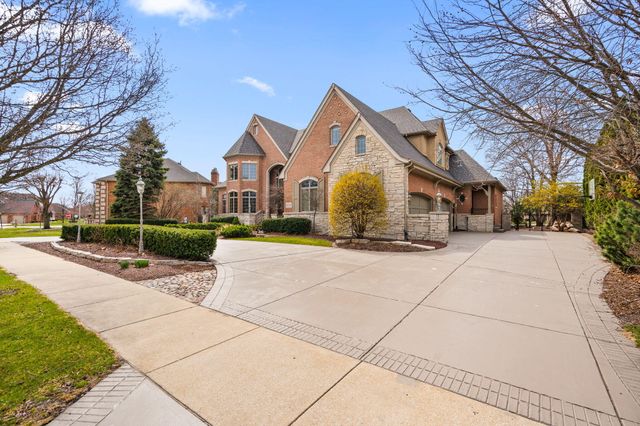 10224 Cherrywood Lane, Munster, IN 46321