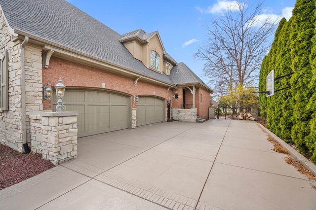 10224 Cherrywood Lane, Munster, IN 46321