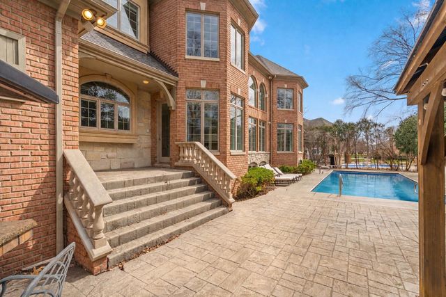 10224 Cherrywood Lane, Munster, IN 46321