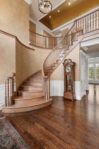 10224 Cherrywood Lane, Munster, IN 46321