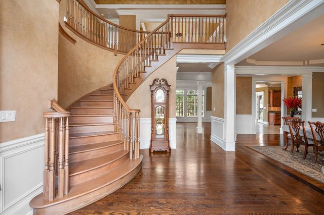 10224 Cherrywood Lane, Munster, IN 46321