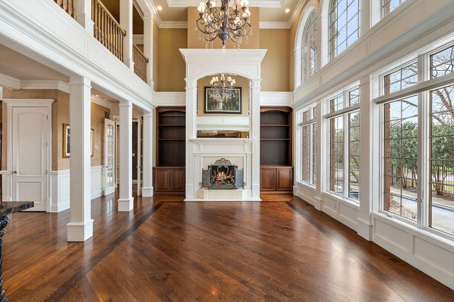 10224 Cherrywood Lane, Munster, IN 46321