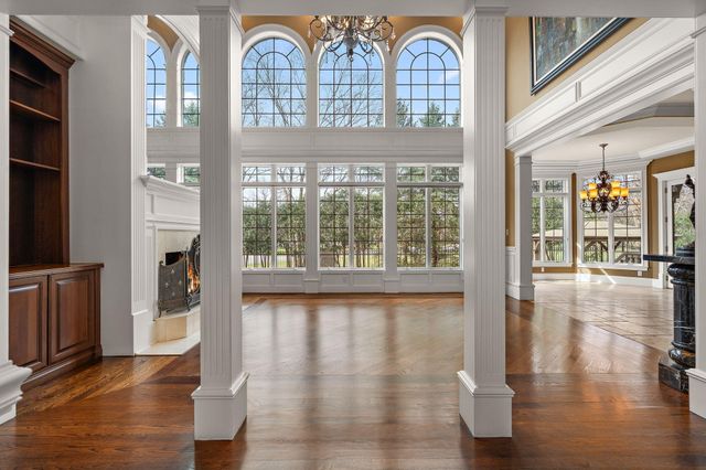 10224 Cherrywood Lane, Munster, IN 46321