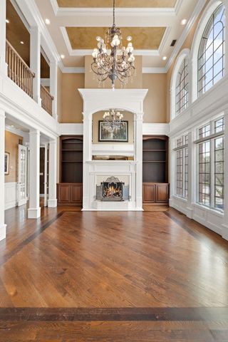 10224 Cherrywood Lane, Munster, IN 46321