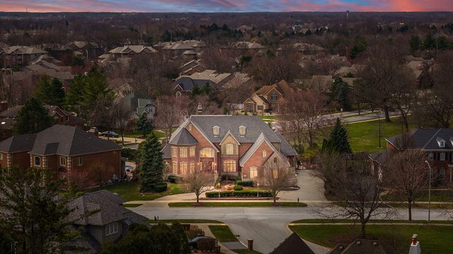 10224 Cherrywood Lane, Munster, IN 46321