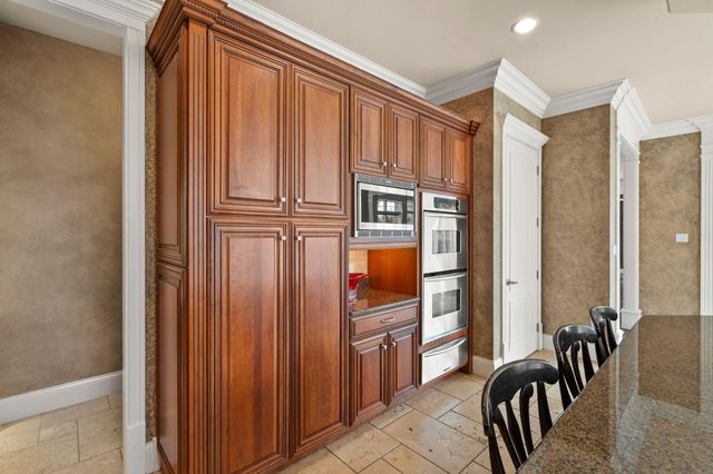 10224 Cherrywood Lane, Munster, IN 46321