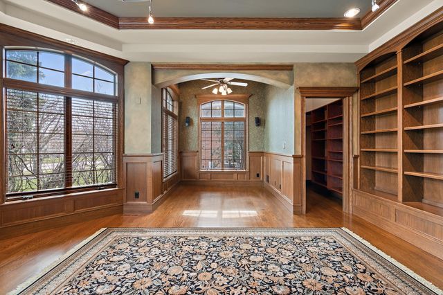 10224 Cherrywood Lane, Munster, IN 46321