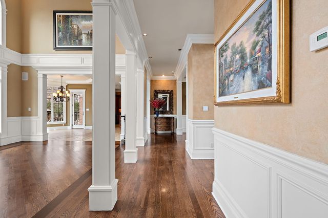 10224 Cherrywood Lane, Munster, IN 46321