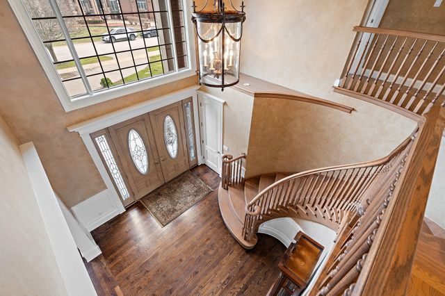 10224 Cherrywood Lane, Munster, IN 46321