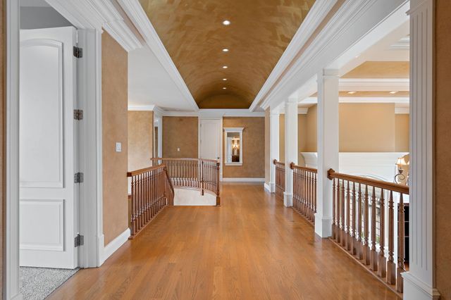 10224 Cherrywood Lane, Munster, IN 46321