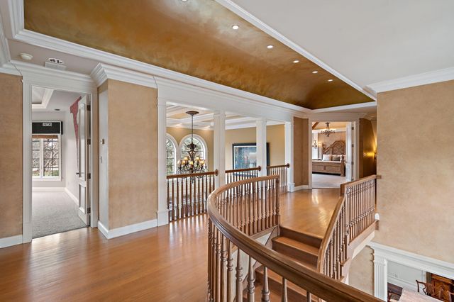 10224 Cherrywood Lane, Munster, IN 46321