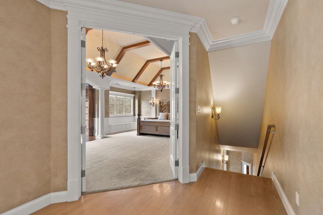 10224 Cherrywood Lane, Munster, IN 46321
