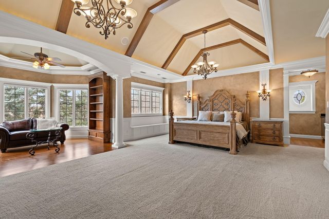10224 Cherrywood Lane, Munster, IN 46321