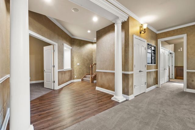 10224 Cherrywood Lane, Munster, IN 46321