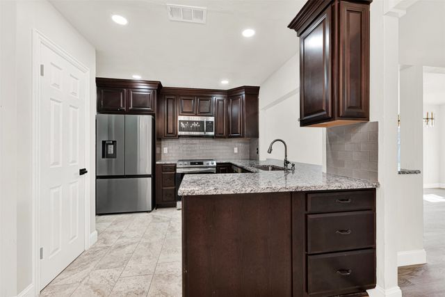 126 Sunnydale, Lewisville, TX 75067