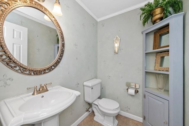 18 Breakwater Drive 18, Chelsea, MA 02150