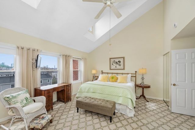 18 Breakwater Drive 18, Chelsea, MA 02150