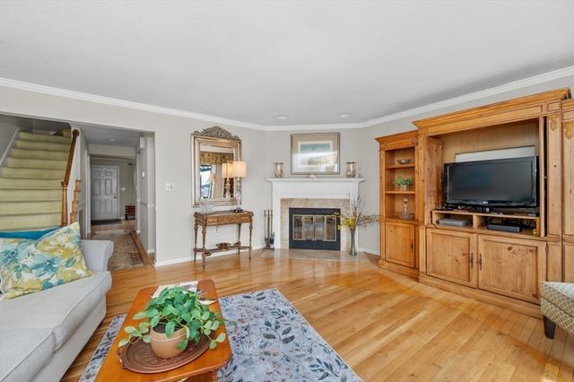 18 Breakwater Drive 18, Chelsea, MA 02150