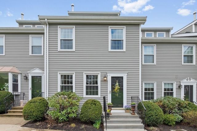 18 Breakwater Drive 18, Chelsea, MA 02150