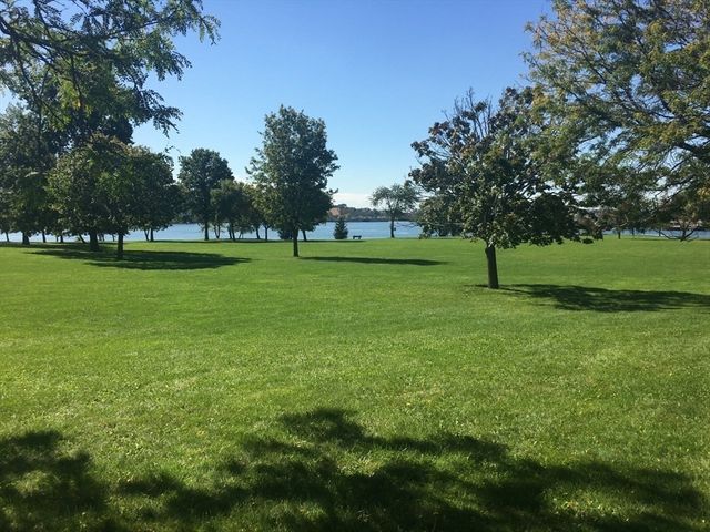 18 Breakwater Drive 18, Chelsea, MA 02150