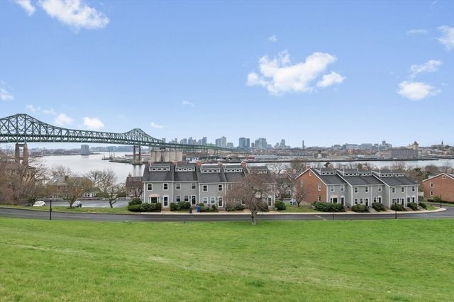 18 Breakwater Drive 18, Chelsea, MA 02150