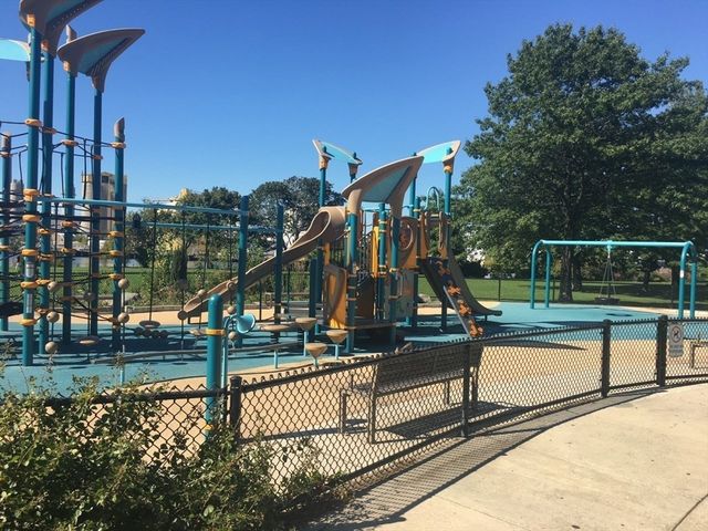 18 Breakwater Drive 18, Chelsea, MA 02150