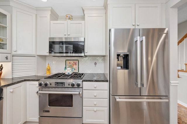 18 Breakwater Drive 18, Chelsea, MA 02150