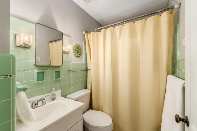 582 E Lincoln Avenue, Columbus, OH 43214