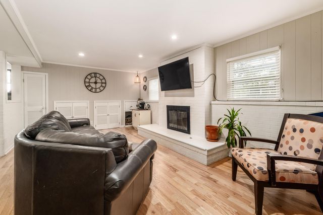 582 E Lincoln Avenue, Columbus, OH 43214