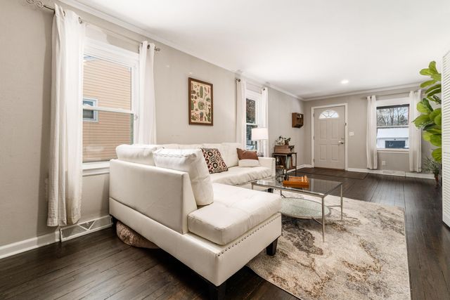 582 E Lincoln Avenue, Columbus, OH 43214