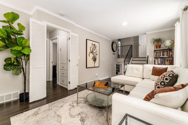 582 E Lincoln Avenue, Columbus, OH 43214