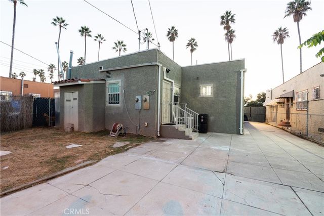5604 S Manhattan Place, Los Angeles, CA 90062