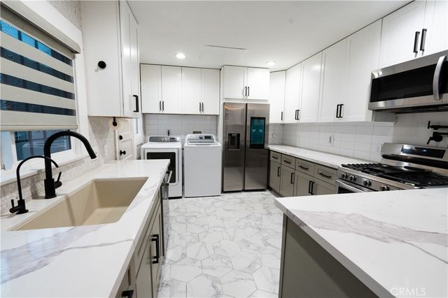 5604 S Manhattan Place, Los Angeles, CA 90062
